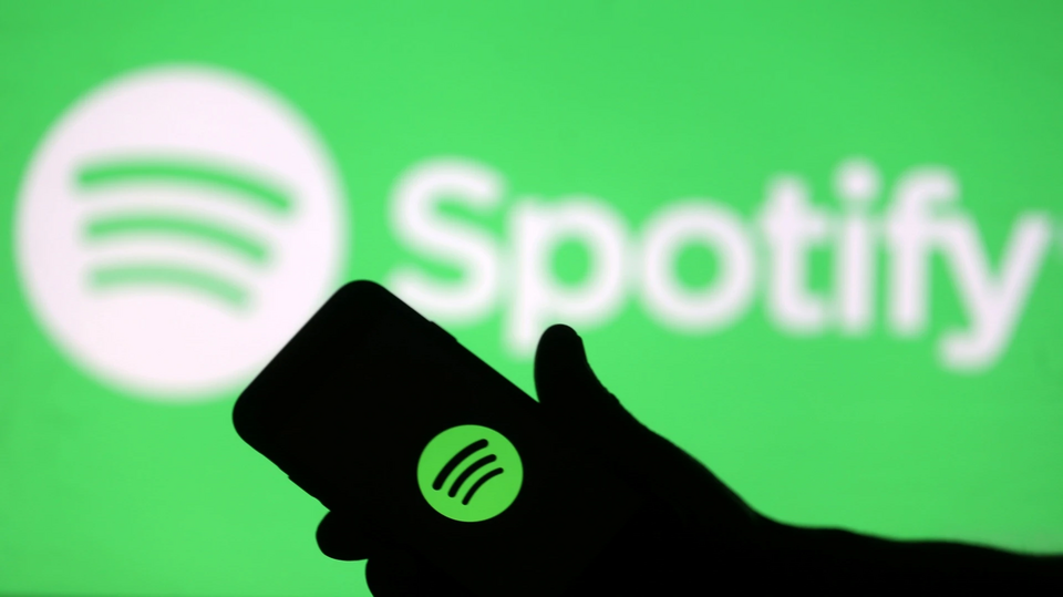 Quán cà phê, quán ăn mở nhạc từ Spotify, Youtube có vi phạm bản quyền?