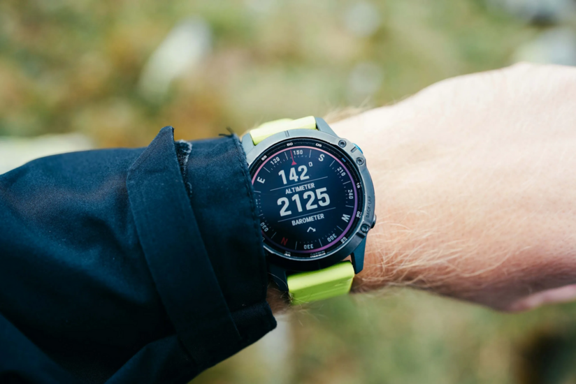 Garmin tính phí SOS vệ tinh: Khi sự sống có giá, Apple miễn phí 2 năm