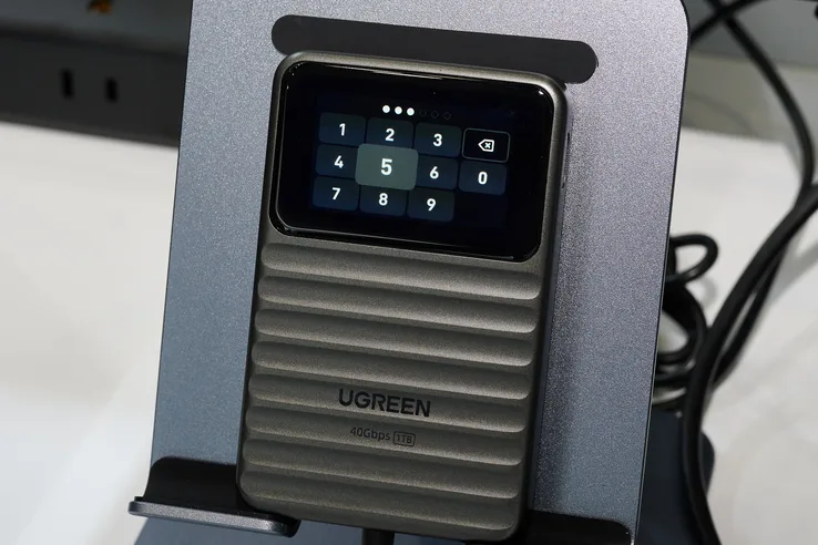 Ugreen Neodrive Go 40s: SSD ngoài cảm ứng, bảo mật dữ liệu bằng mật khẩu