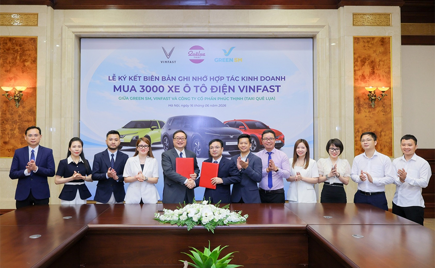 Hãng taxi lâu năm ở Hà Nội vừa chốt mua thêm 2000 xe điện VinFast