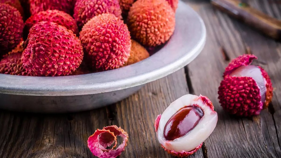 2 loại quả ngọt lịm tưởng giải nhiệt tốt ai dè gây nóng trong, rôm sẩy