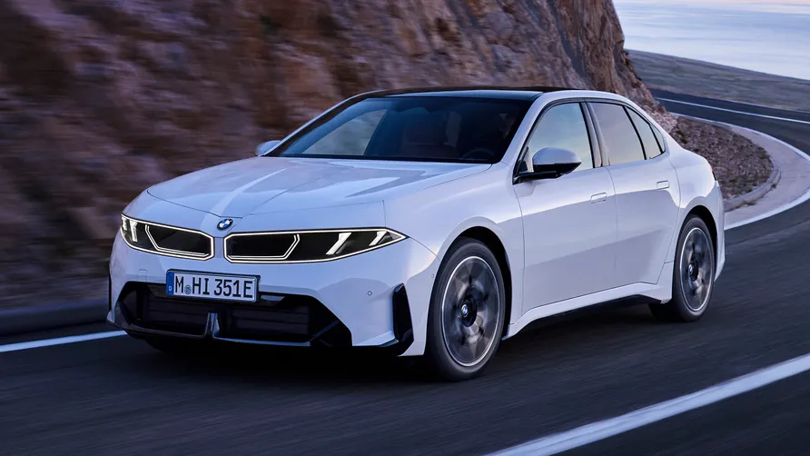 BMW i3 thế hệ mới mở bán tại châu Âu: Tầm vận hành 912 km, giá từ 512 triệu đồng