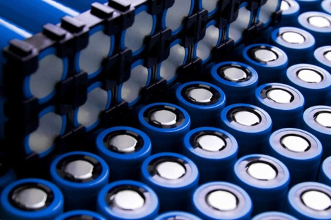 Pin lithium sắt photphat tăng giá gấp đôi: Nguyên nhân bất ngờ từ lưu huỳnh và Eo biển Hormuz
