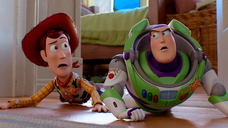 Review không spoil Toy Story 5: Mẹ đã đúng, tất cả là do cái điện thoại (và cả máy tính bảng)