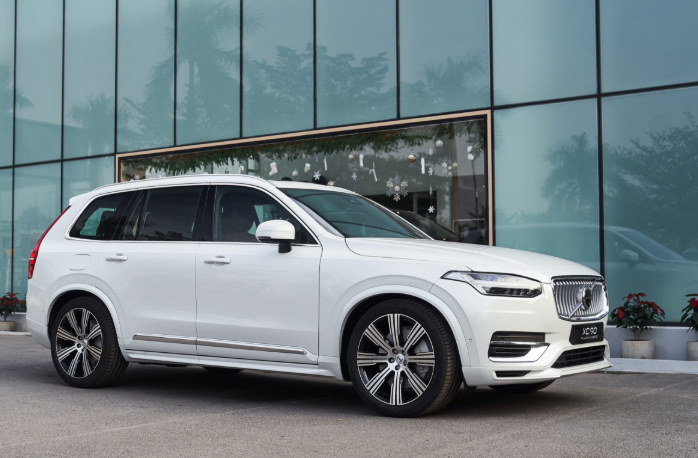 Công ty tài chính Volvo giải thể: Xe sang truyền thống đang "hụt hơi" trước xe điện