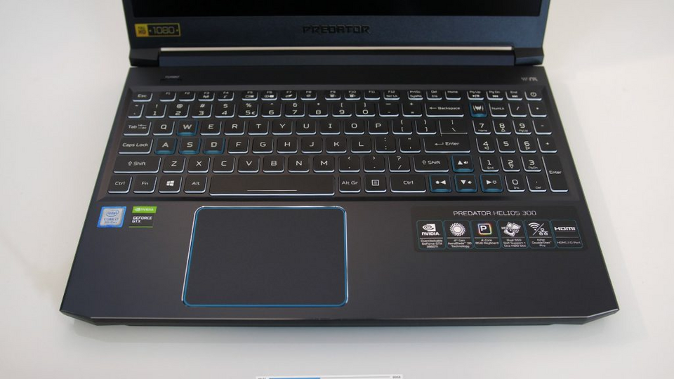 Tưởng lỗi thiết kế: Vì sao nhiều laptop có bàn di chuột đặt lệch sang trái?