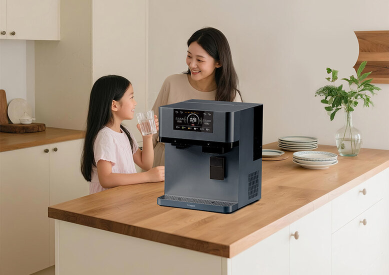 Thị trường Việt xuất hiện máy lọc nước để bàn "5 trong 1": Làm đá viên siêu tốc chỉ trong 8 phút