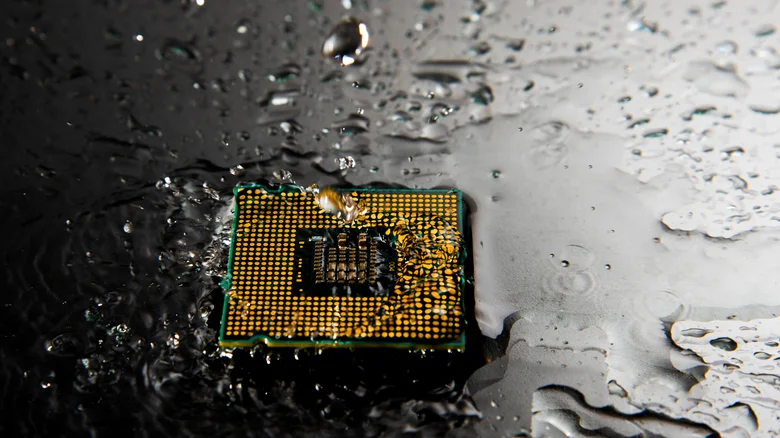 NVIDIA làm điều không tưởng: cho trung tâm dữ liệu hoạt động ở 45°C để... tiết kiệm điện!