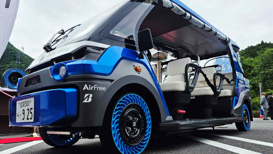 Nhật chính thức thương mại hóa lốp xe không hơi sau gần 2 thập kỷ phát triển