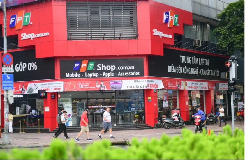 FPT Retail báo lãi hơn 1.000 tỷ đồng sau nửa năm, Long Châu tiếp tục là "gà đẻ trứng vàng"
