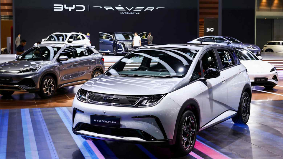 Bối cảnh mới của thị trường ô tô toàn cầu: Xe điện giờ rẻ hơn xe hybrid