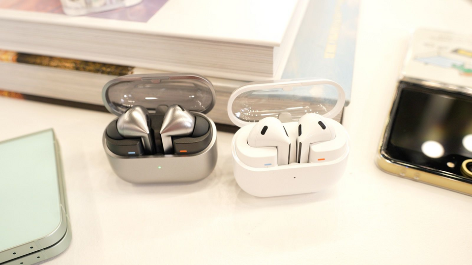 Samsung bắt đầu bắt kịp Apple, trang bị tính năng trợ thính cho tai nghe Galaxy Buds