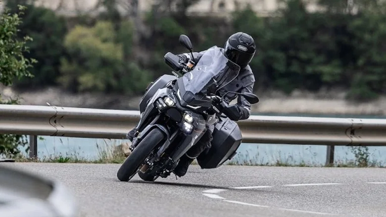 Top 5 môtô Yamaha đi đường trường đỉnh nhất: Từ cruiser cổ điển đến cỗ máy công nghệ