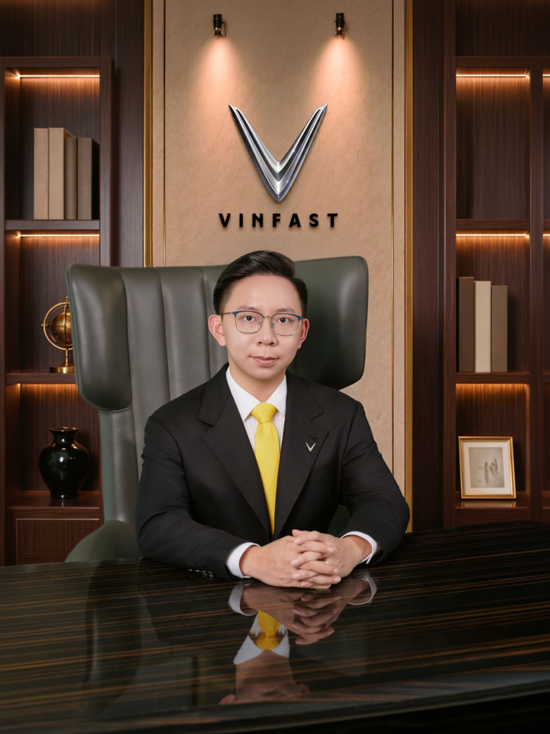 CEO "Tesla của Việt Nam" từ nhiệm, chuyển giao vị trí CEO tại hai công ty cho hai con trai