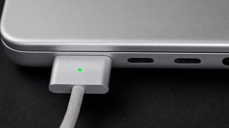 MagSafe hay USB-C: Đâu là phương án sạc tối ưu hơn cho MacBook?