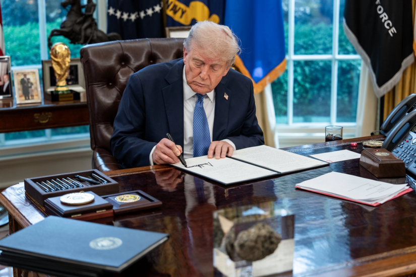 Kế hoạch kiểm soát AI của Mỹ: Trump 'quay xe', các ông lớn công nghệ phản đối