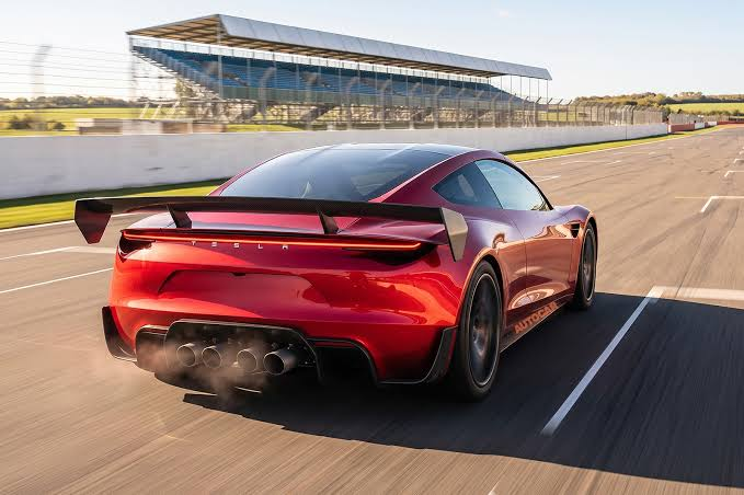 Tesla Roadster: Chiếc xe điện đầu tiên suýt thất bại, mở đường cho đế chế Elon Musk