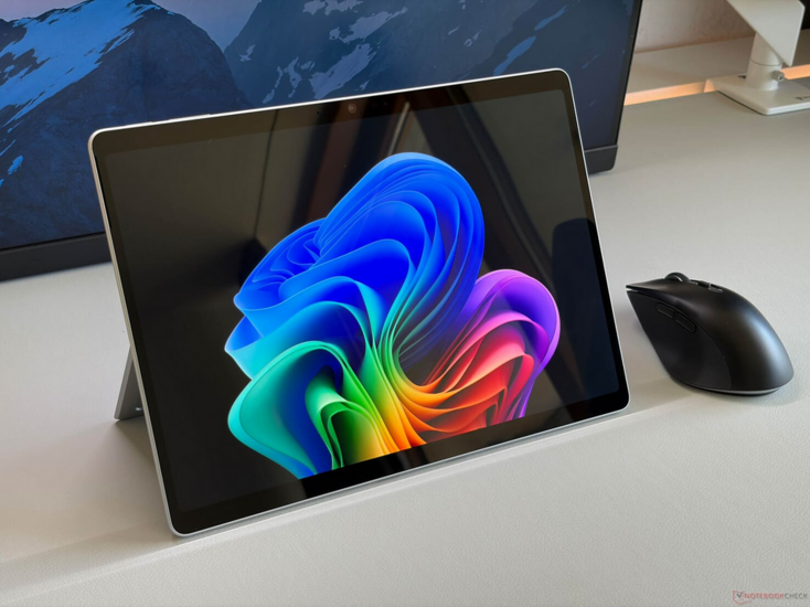 Surface Pro 12 có kèm bàn phím và bút không? Tổng chi phí thực tế để sử dụng