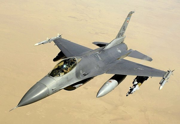 Chi phí mua một máy bay chiến đấu F-16 bao nhiêu? Một phi đội không quân thường có bao nhiêu