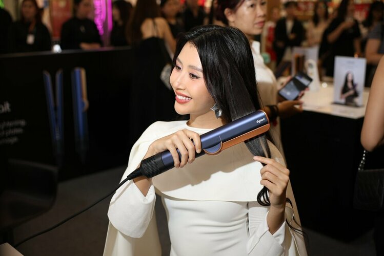 Dyson chính thức ra mắt bộ đôi Máy sấy duỗi Dyson Airstrait và Máy sấy tóc Supersonic Nural thế hệ mới tại Việt Nam, giá từ 14,49 triệu đồng
