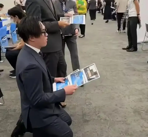 Phòng nhân sự quỳ gối tuyển dụng nhân viên mới - đằng sau hiện tượng hiếm thấy ở Nhật