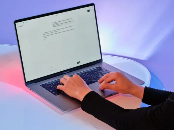 Nói 'cảm ơn' ChatGPT mỗi năm đốt triệu USD: Lịch sự với AI đang 'giết' Trái Đất hay cứu văn hóa con người?