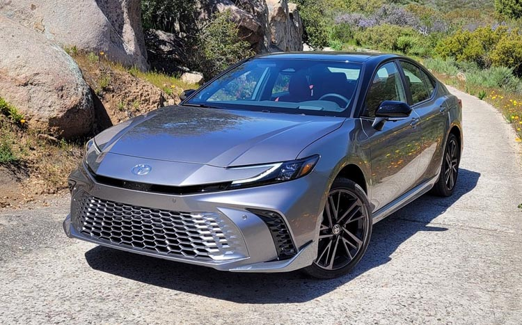 Toyota vừa tăng giá ô tô bán ra tại Mỹ, liệu có phải tại thuế quan Trump?