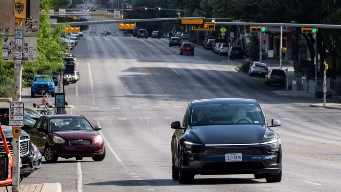 Tesla chính thức ra mắt dịch vụ taxi tự hành tại Mỹ