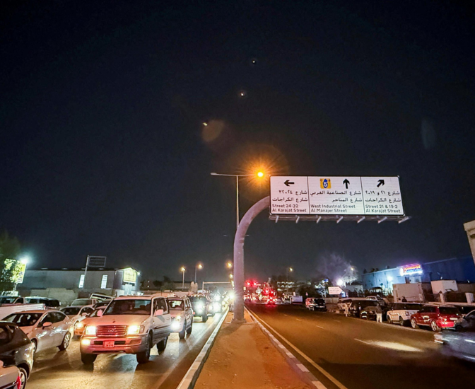 Đòn trả đũa đầu tiên: Iran tấn công căn cứ Mỹ sau loạt không kích