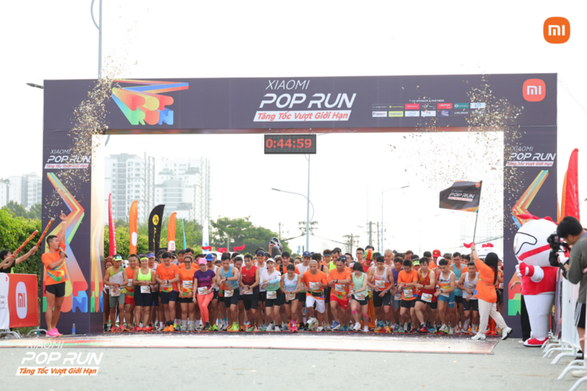 Hơn 1.600 người tham gia giải chạy Xiaomi POP Run 2025 tại TP.HCM, đánh dấu hơn 15.000 chiếc Xiaomi Smart Band 10 được bán ra chỉ sau 1 tháng