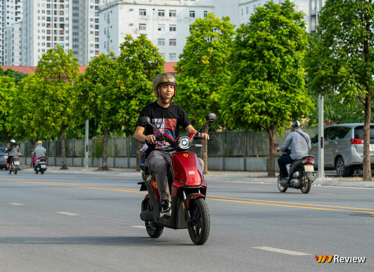 Trải nghiệm xe máy điện Yadea Vekoo: Lời giải di chuyển cho thế hệ gen Z