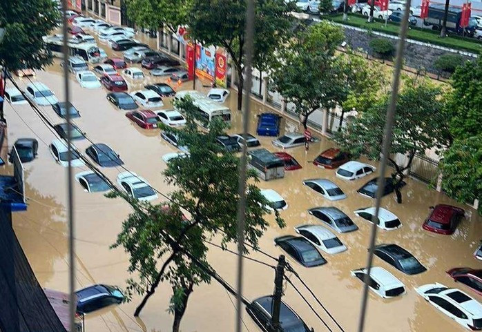 Cơ sở kinh doanh ôtô cũ chia sẻ cách nhận biết xe ngập nước