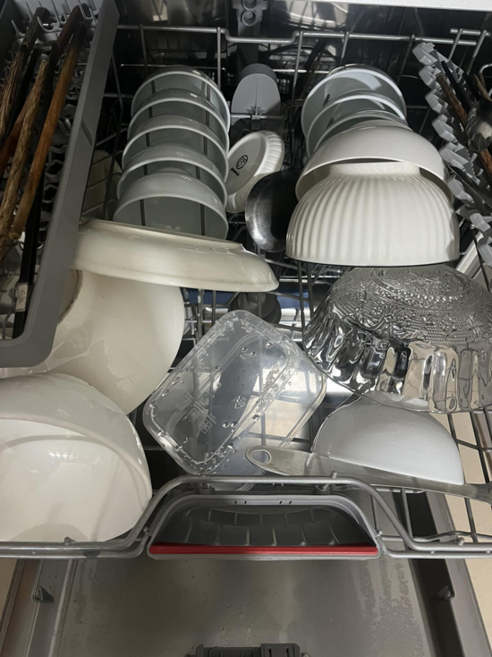 Có đúng nước trợ xả (nước bóng) dùng cho máy rửa bát có hại cho sức khỏe?