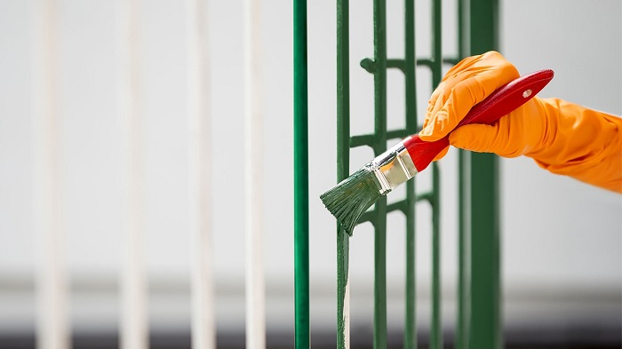 Cách loại bỏ lớp sơn cũ trên sắt