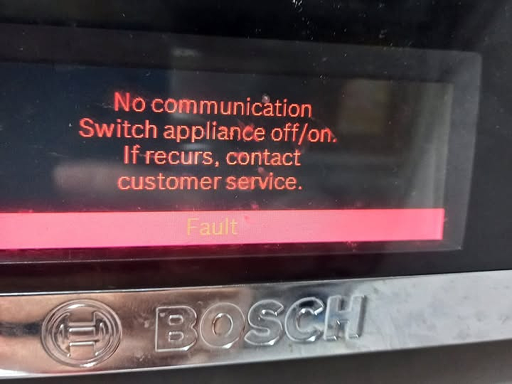 Máy rửa bát Bosch báo lỗi "No communication..." (mất giao tiếp) là lỗi gì?