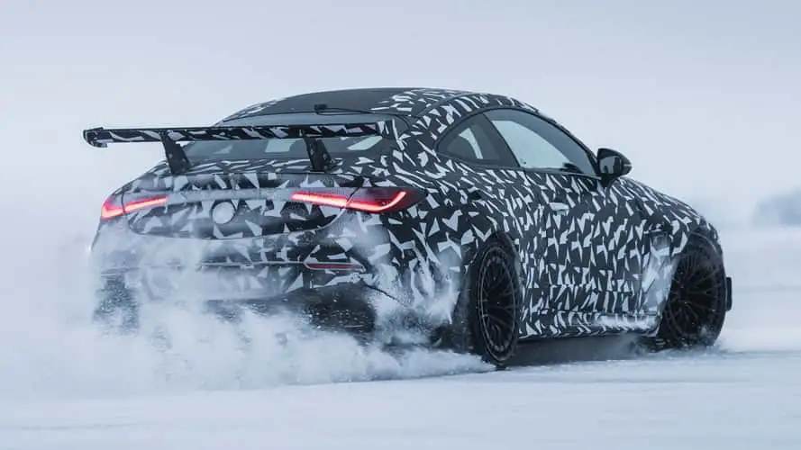 Mercedes hé lộ CLE Mythos V8: Siêu coupe giới hạn, tuyên bố mạnh mẽ của động cơ xăng
