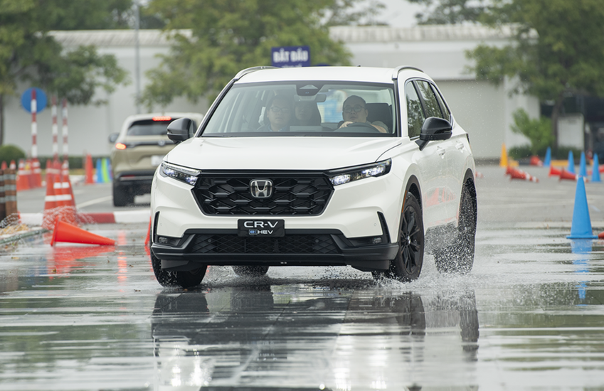 Chính thức: Honda CR-V e:HEV lắp ráp ở Việt Nam có giá từ 1,17 tỷ đồng