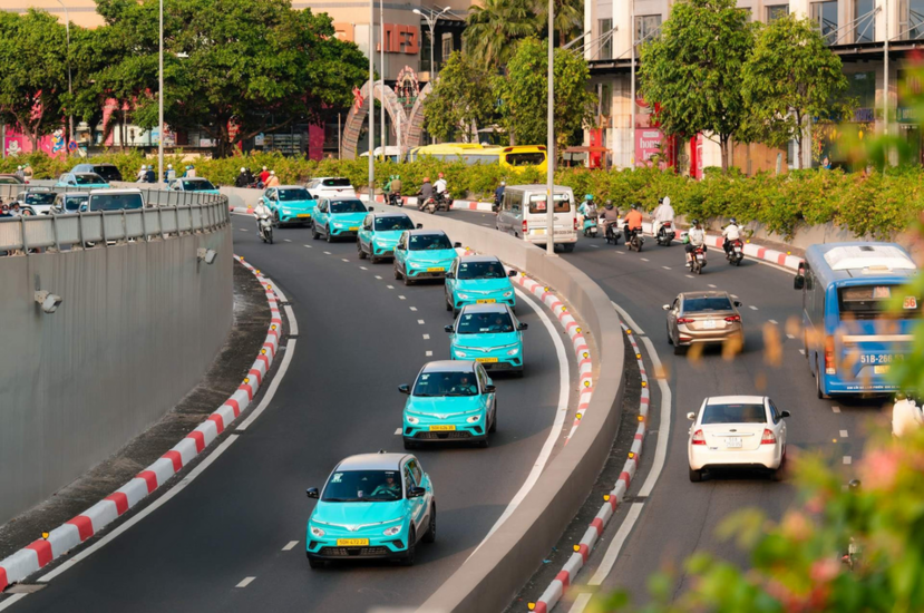 Xe điện chính thức vượt xe xăng ở thị trường taxi Việt Nam