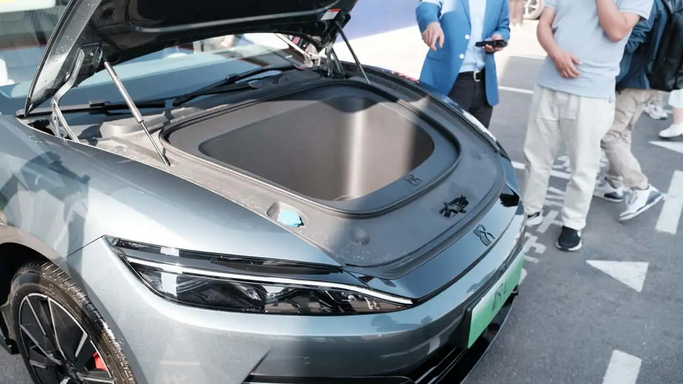 Ford Mustang Mach-E 2026 và xu hướng thu phí tính năng từng miễn phí