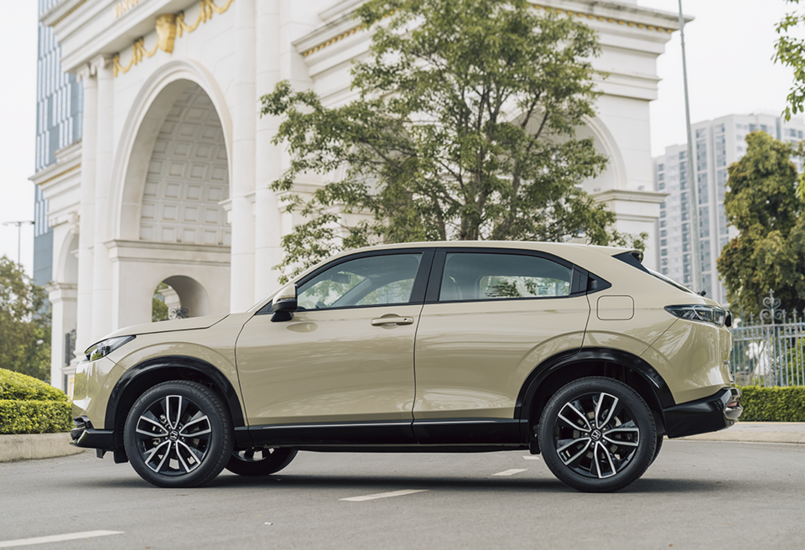 Honda HR-V e:HEV RS bất ngờ giảm giá mạnh ở Việt Nam