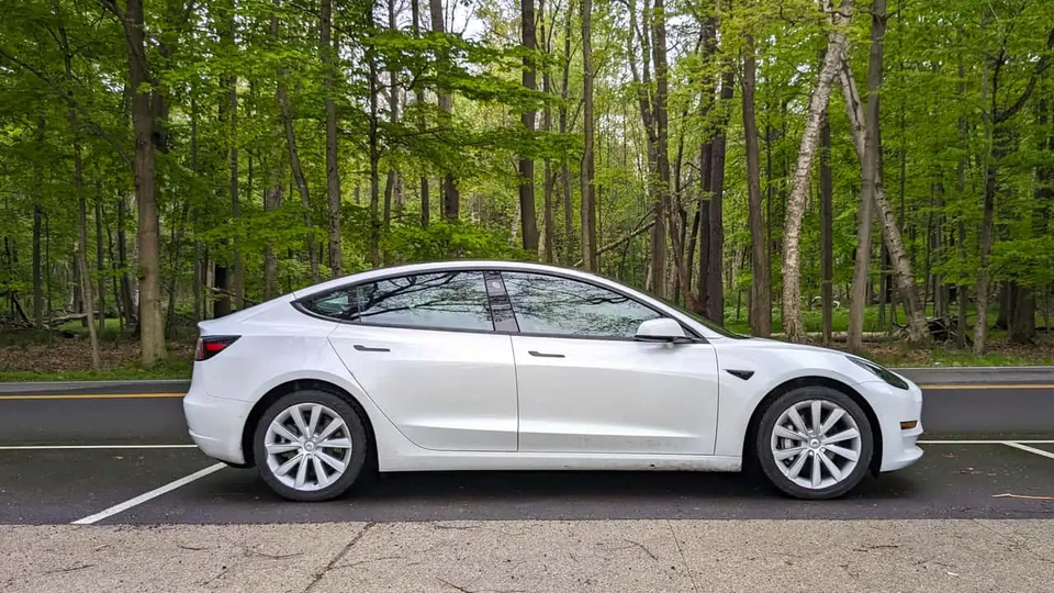 Dữ liệu thực tế cho thấy pin LFP trên Tesla Model 3 xuống cấp chậm hơn