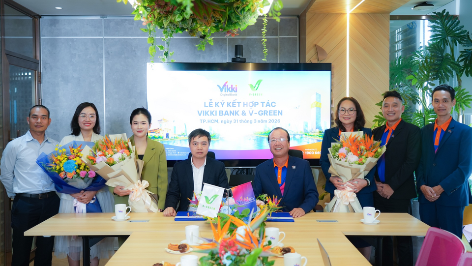 Công ty của tỷ phú Phạm Nhật Vượng hợp tác Vikki Bank mở rộng hạ tầng trạm sạc, tủ đổi pin