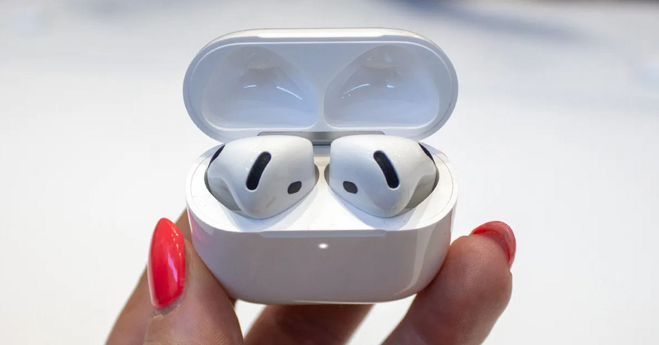 Bí mật về công dụng ô lưới đen trên tai nghe AirPods mà bạn chưa biết