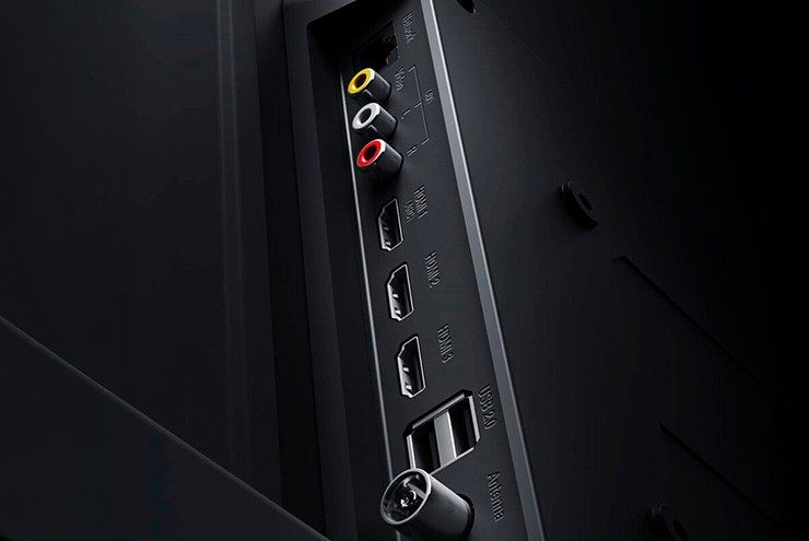 Khám phá công dụng bất ngờ của cổng USB phía sau Smart TV