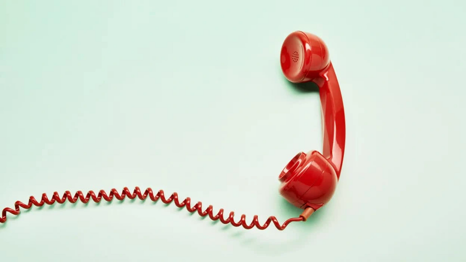 Bí mật đằng sau sợi dây xoắn đặc trưng của điện thoại bàn truyền thống
