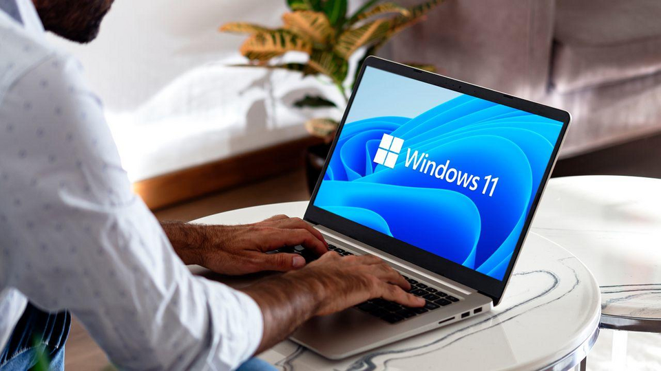 Laptop mới mua vẫn chạy chậm? Thử ngay 3 cách tối ưu Windows 11 này